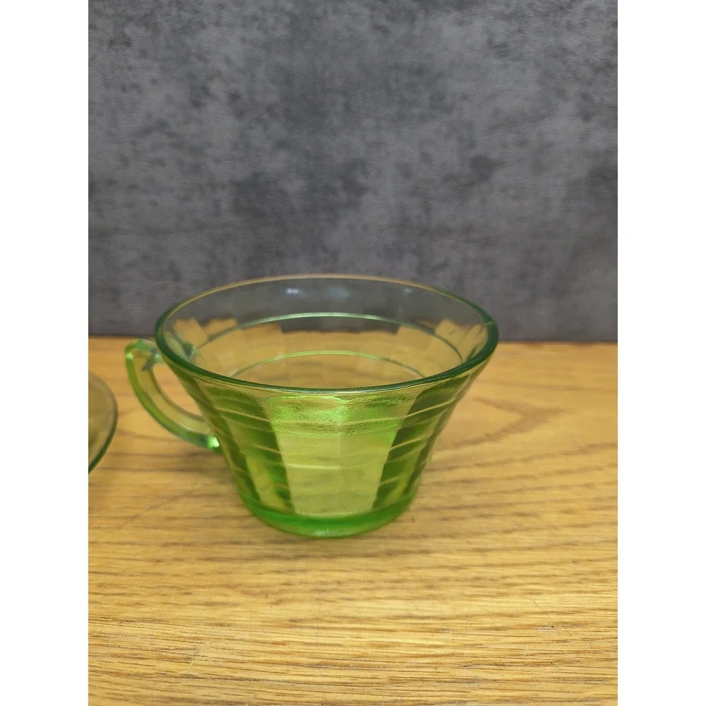 Vtg ANCHOR HOCKING Green Vasilene Depression Glass Cup And Saucer‎